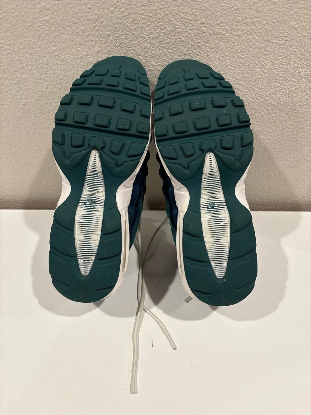 Nike Women's Air Max 95 DZ5226-300 Green Velvet/Dark Atomic Teal Sz 10